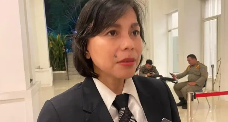 DILANTIK-Selfie-Paat-usai-dilantik-sebagai-Pelaksana-Tugas-Kepala-Dinalioi8900